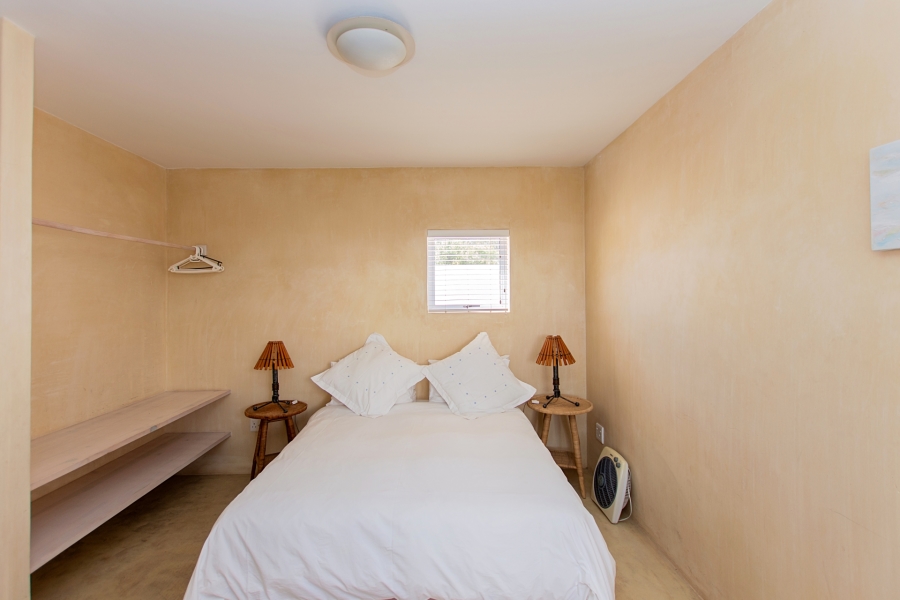 6 Bedroom Property for Sale in Paradise Beach Western Cape